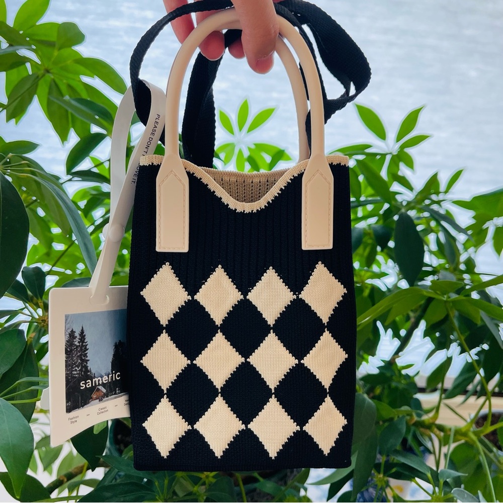 NWT Chic Argyle White/Black Knitted Tote Crossbody Bag